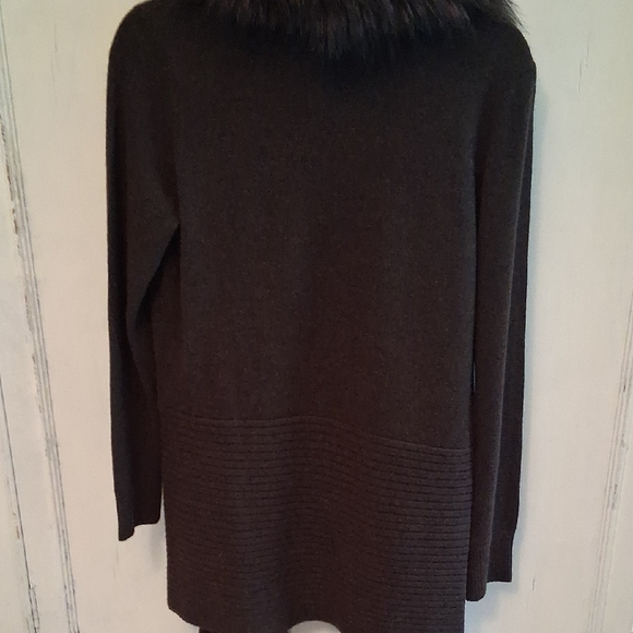 Nwt NEIMAN MARCUS 100% CASHMERE SWEATER WITH REAL FOX DETACHABLE COLLAR - Picture 3 of 7